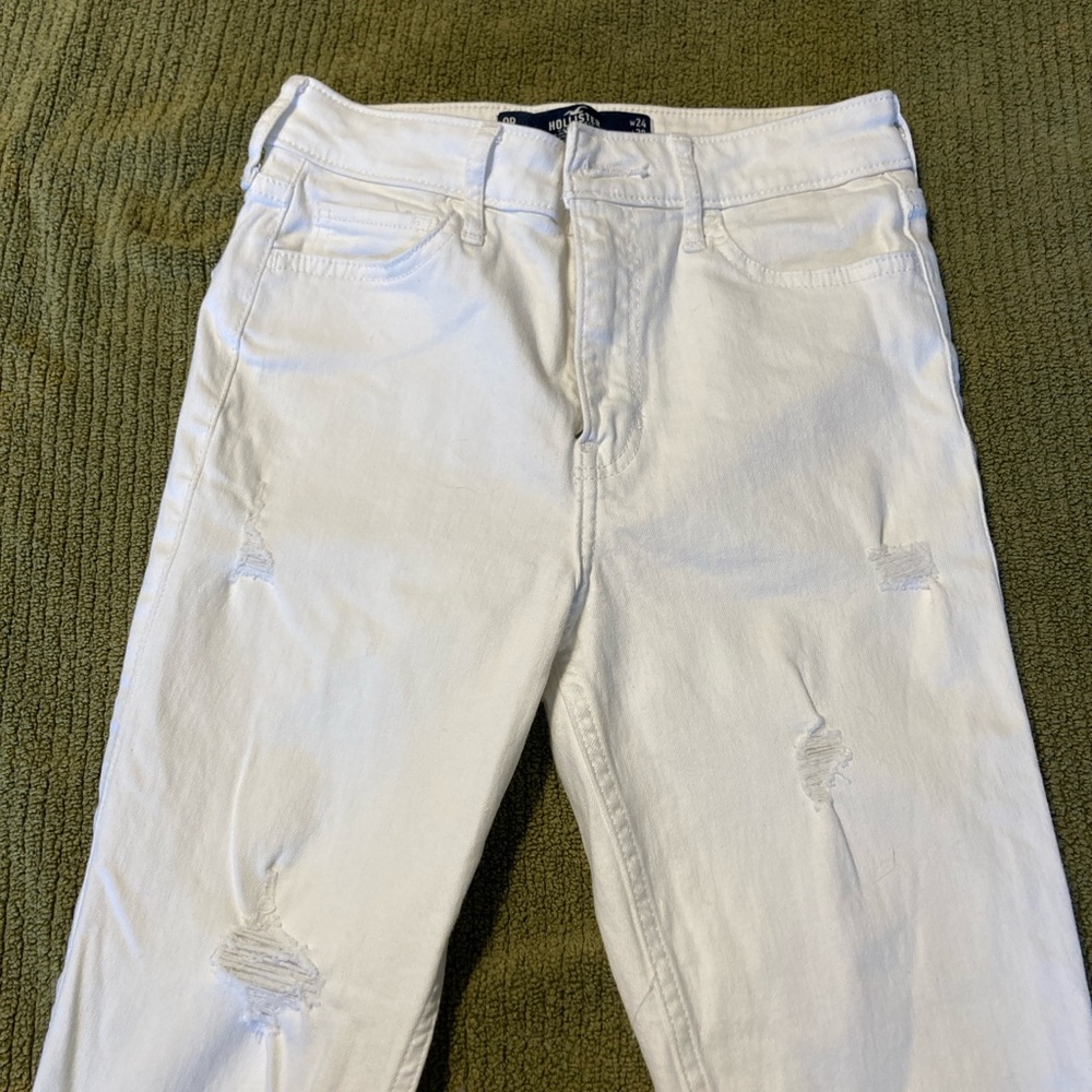White Hollister high-rise, super skinny jeans